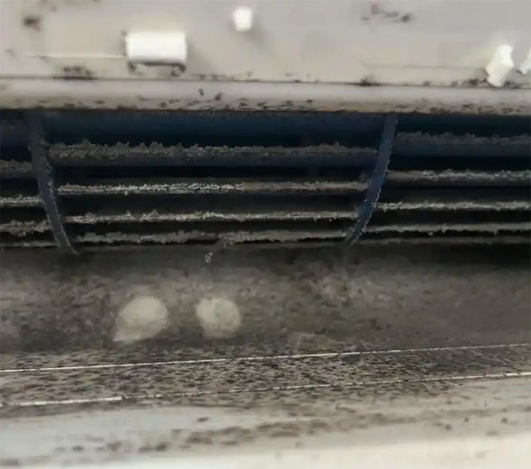 广宗空调吹的风有股烧焦味是怎么回事